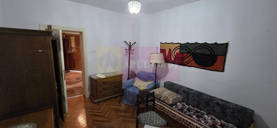 Casă individuală cu 6 camere cu Canalizare în Cornu