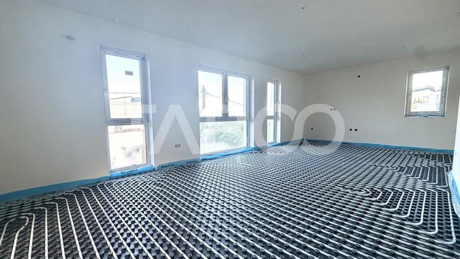 Casă individuală cu 4 camere cu Canalizare în Florești