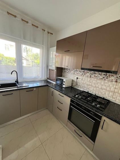 Casă cu 3 camere cu Teren 100 Mp în Central