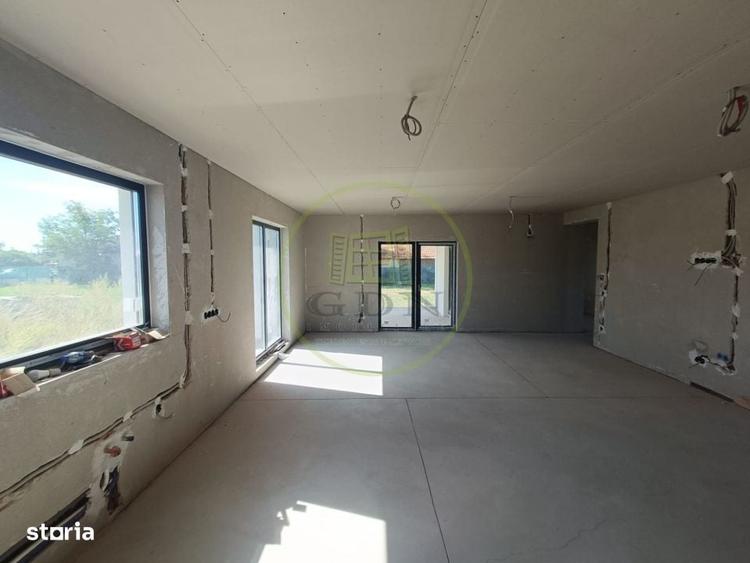 Casă cu 4 camere cu Teren 685 Mp în Sântana de Mureș