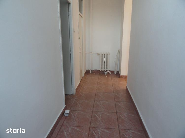 Spațiu comercial, de 146 mp, în Intim