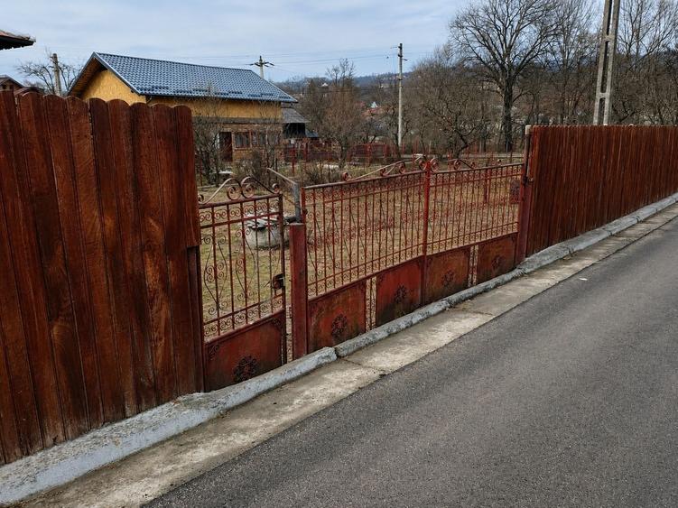 Casă cu 3 camere în Lunca