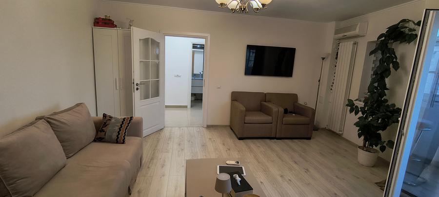 Garsonieră decomandată în Decebal