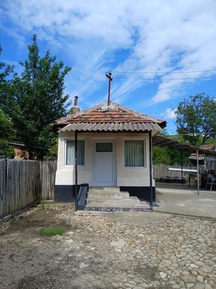 Casă cu 4 camere în Central