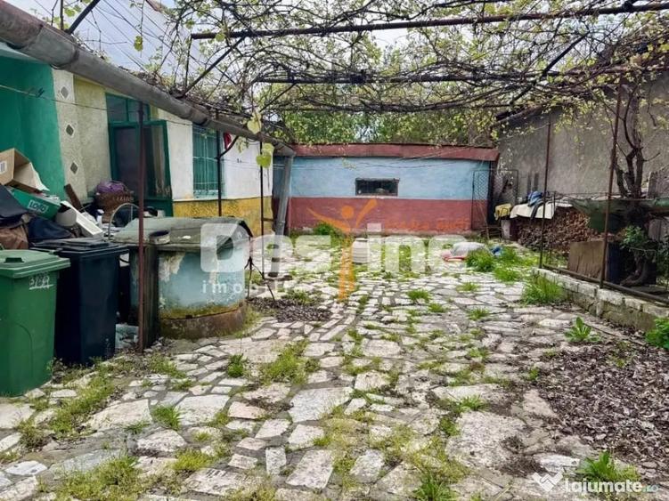 Casă cu 3 camere cu Teren 580 Mp în Central