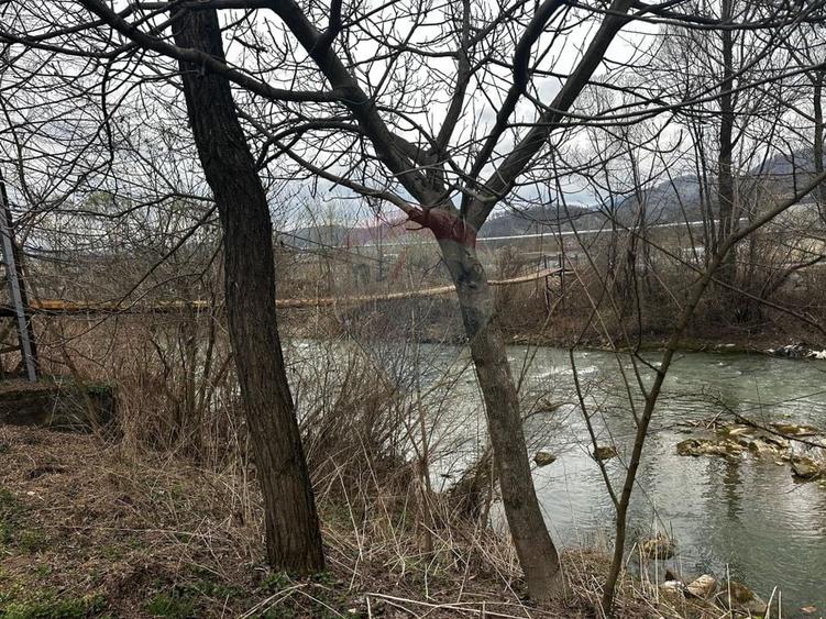 Casă cu 3 camere cu Teren 2885 Mp în Central