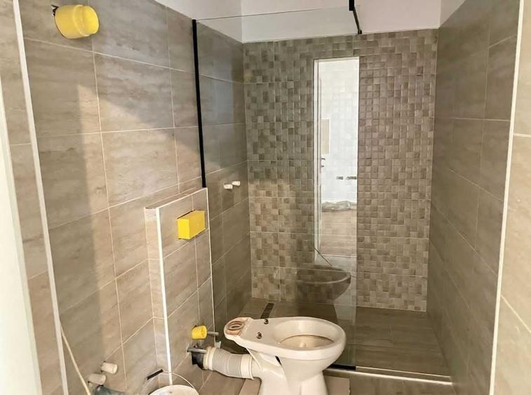 Apartament cu 3 camere semidecomandat în Lotrioara