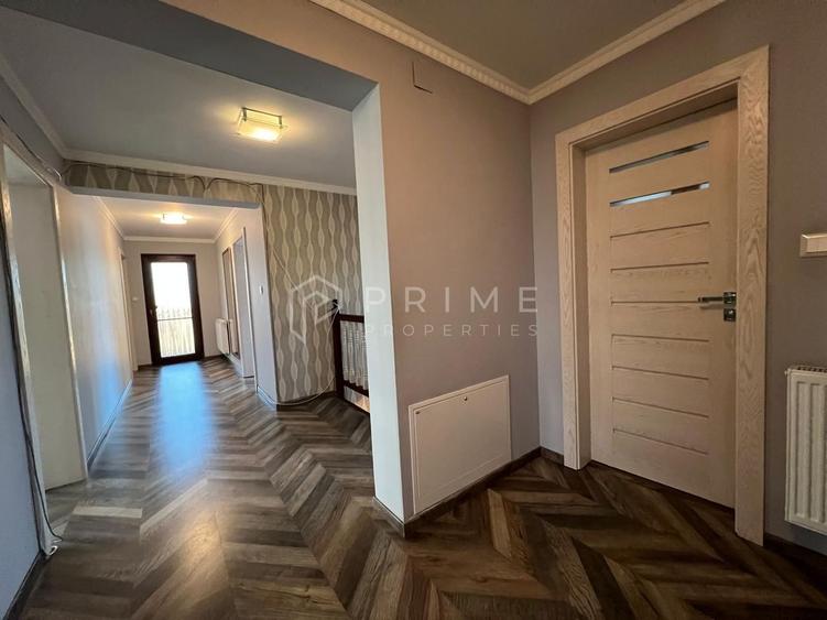 Casă individuală cu 6 camere cu Canalizare în Unirii