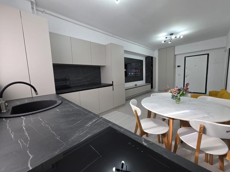 Apartament cu 2 camere decomandat în Central