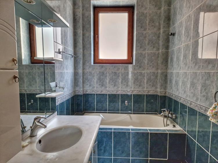 Apartament cu 3 camere decomandat în Calea Călărașilor