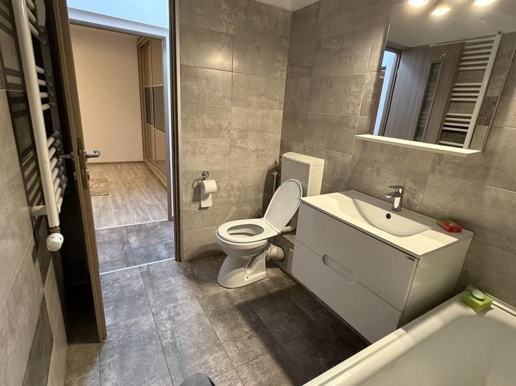 Apartament cu 2 camere semidecomandat, mobilat în Olteniței