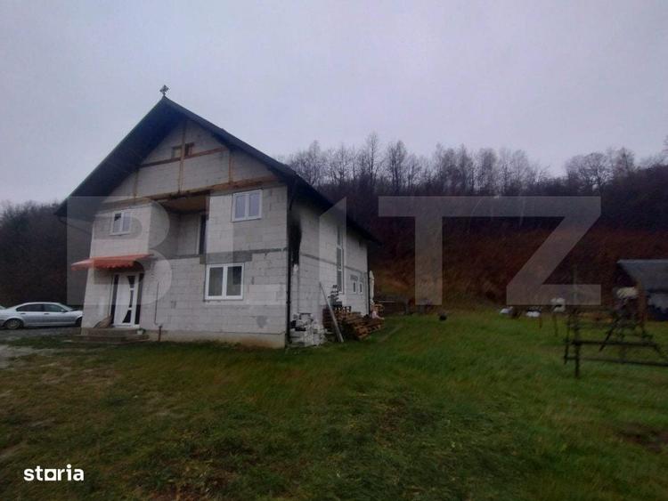 Casă cu 4 camere în Mijlocenii Bârgăului