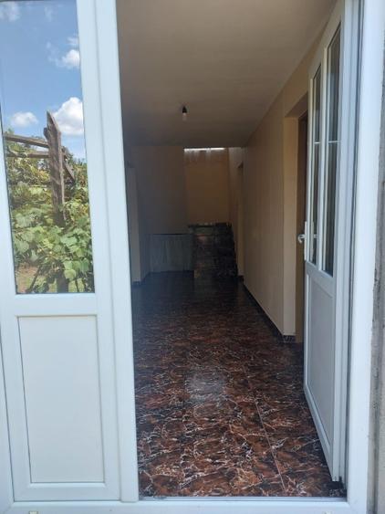 Casă individuală cu 2 camere cu Teren 3900 Mp în Braniștea