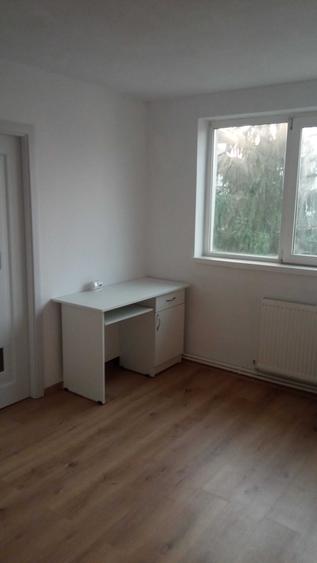 Apartament cu 2 camere semidecomandat în Micro 6