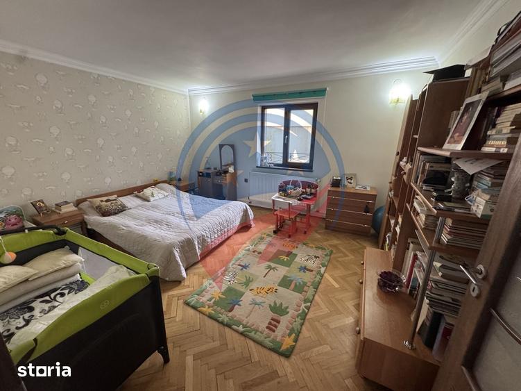 Casă cu 6 camere cu Teren 380 Mp în Brazda lui Novac