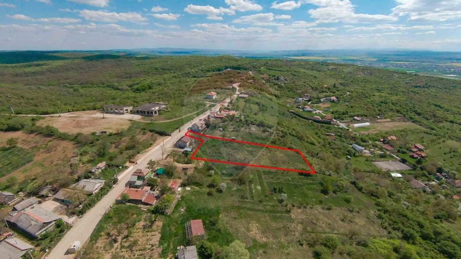 Teren Construcții intravilan de 3201 mp, în Nord-Est