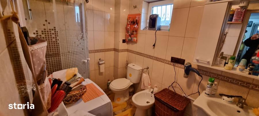 Casă cu 4 camere cu Teren 1400 Mp în Mihai Eminescu