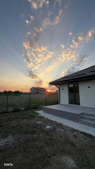 Casă cu 4 camere în Cocani