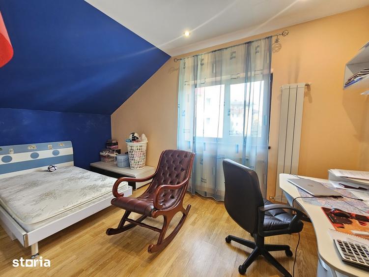 Casă cu 5 camere cu Teren 500 Mp în Central