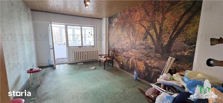 Apartament cu 3 camere decomandat în Clucerului