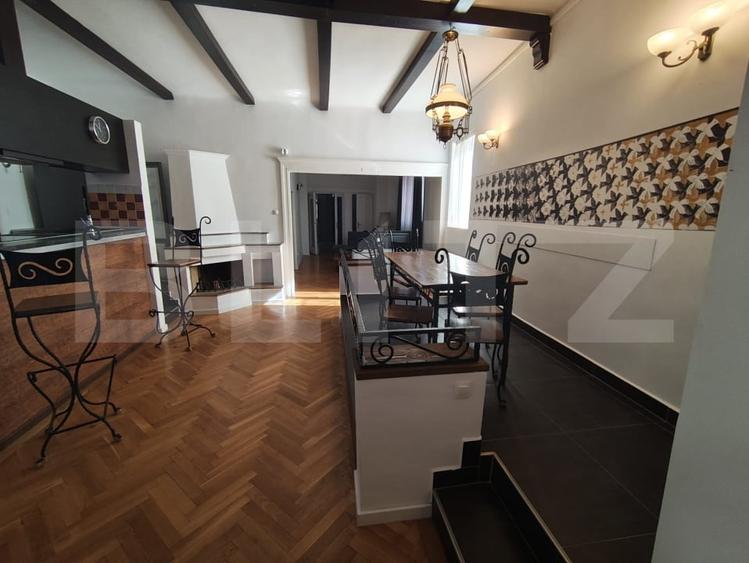 Apartament cu 4 camere semidecomandat, mobilat în Ultracentral