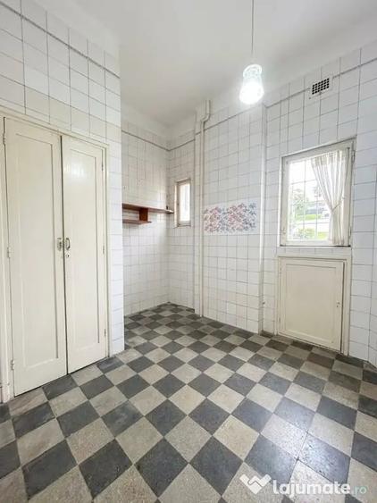Apartament cu 4 camere decomandat în Rosetti