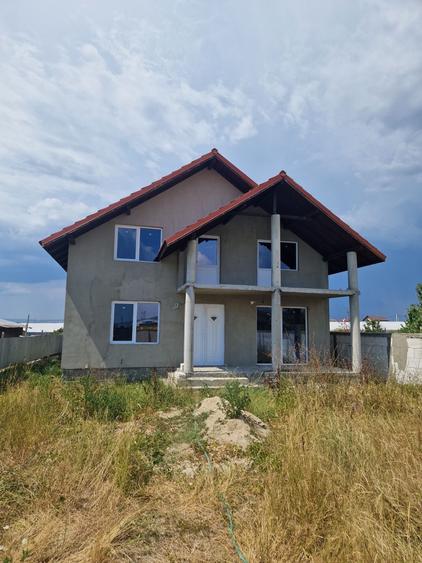 Casă cu 4 camere în Cerneți
