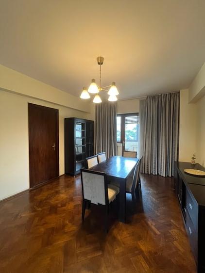 Apartament cu 5 camere semidecomandat în Unirii