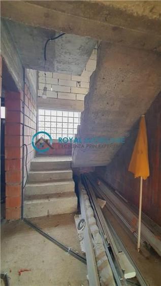 Casă individuală cu 6 camere cu Teren 422 Mp în Păulești