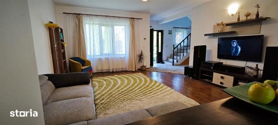 Apartament cu 5 camere în Ciurea