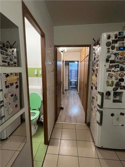 Apartament cu 3 camere decomandat, mobilat în Girocului