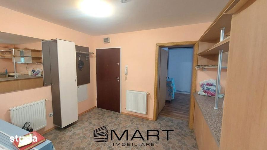 Apartament cu 3 camere, mobilat în Central