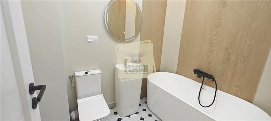 Apartament cu 4 camere decomandat, mobilat în Lazaret