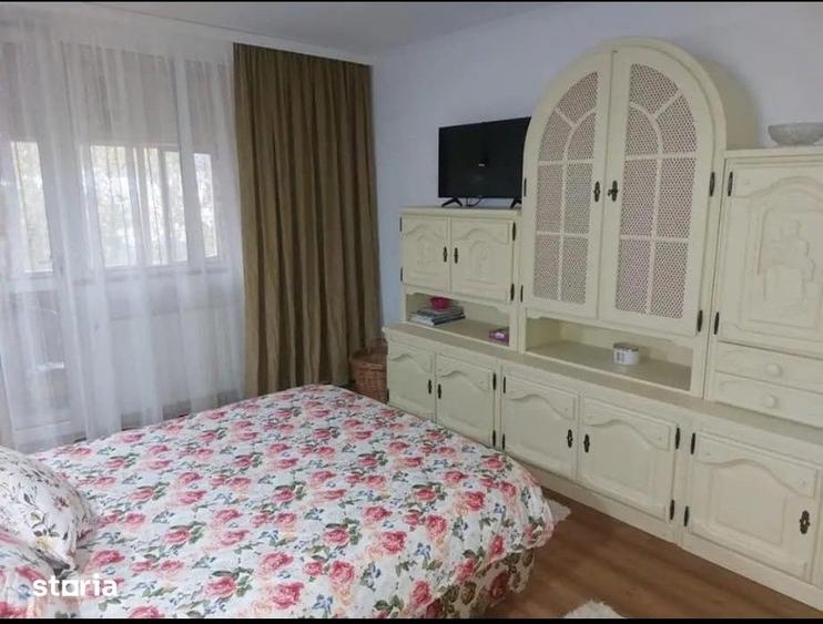 Apartament cu 4 camere, mobilat în Decebal