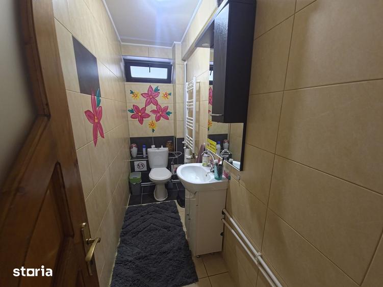 Casă cu 5 camere cu Teren 489 Mp în Nord