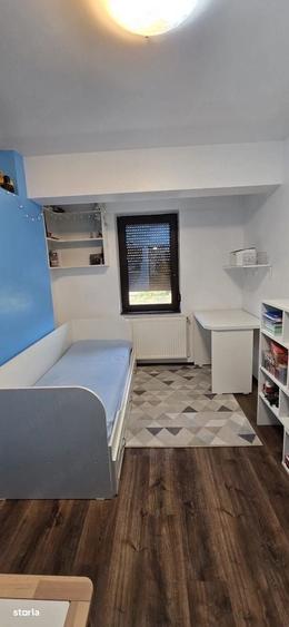 Apartament cu 3 camere decomandat în Km 5
