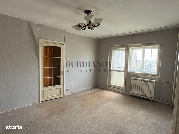 Apartament cu 4 camere semidecomandat în Gorjului