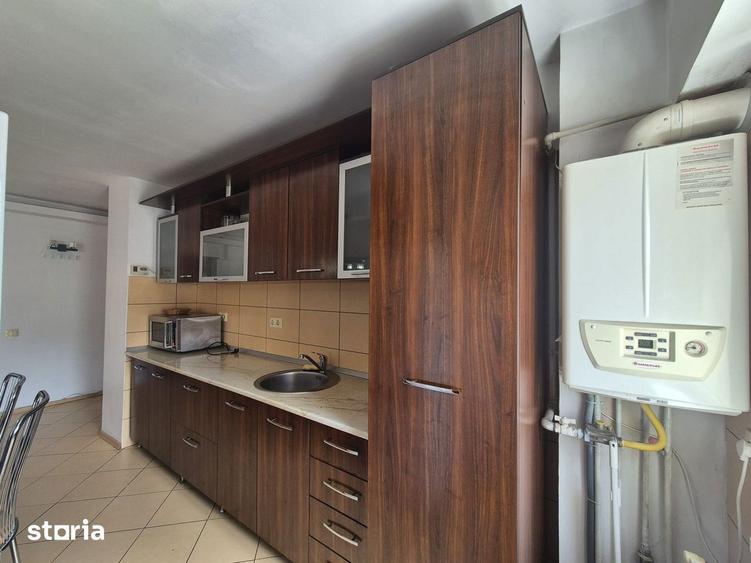 Apartament cu 3 camere decomandat, mobilat în Sud