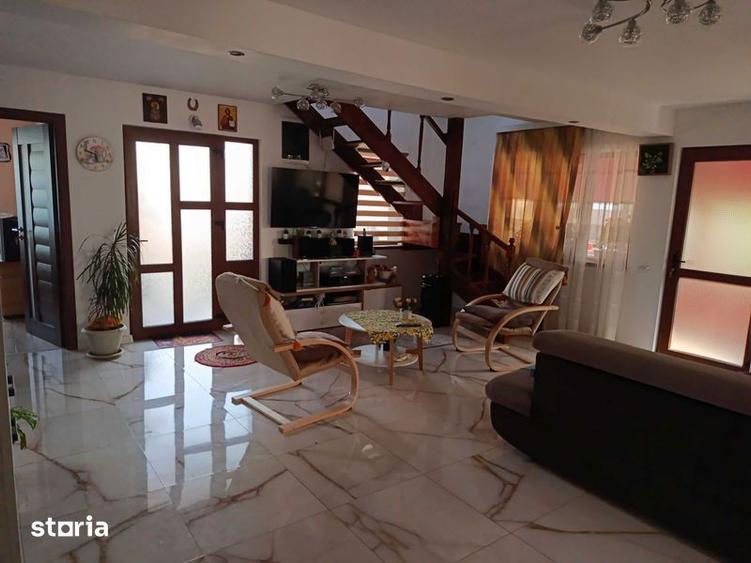Casă cu 4 camere cu Teren 206 Mp în Chercea