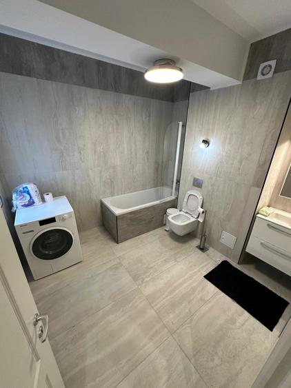 Apartament cu 4 camere decomandat în Central