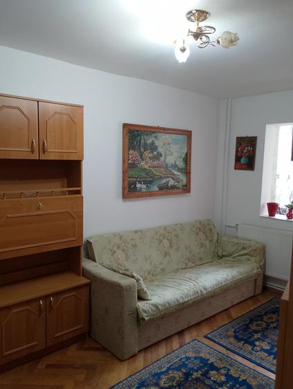 Apartament cu 2 camere semidecomandat în Girocului