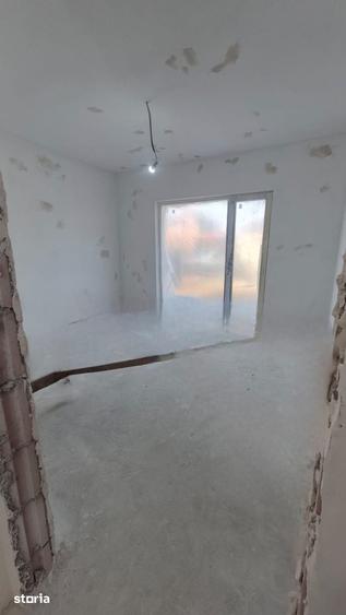 Casă cu 4 camere cu Teren 500 Mp în Ghencea