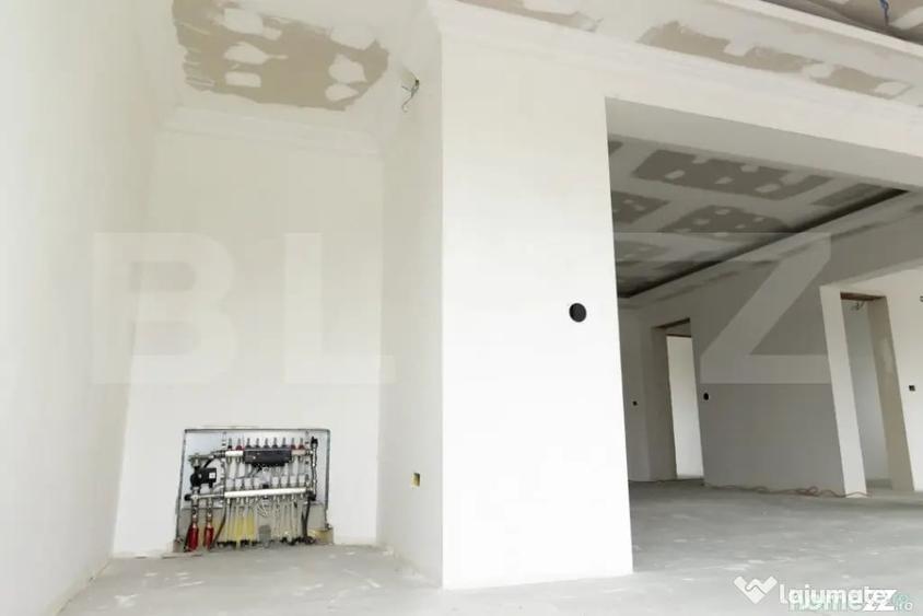 Casă cu 7 camere cu Teren 710 Mp în Ciugud
