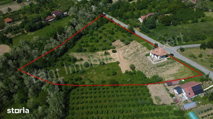 Casă cu 6 camere cu Teren 14710 Mp în Șuici
