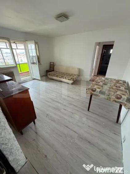 Apartament cu 2 camere semidecomandat în Decebal