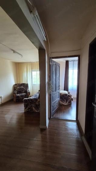 Apartament cu 4 camere decomandat în Central