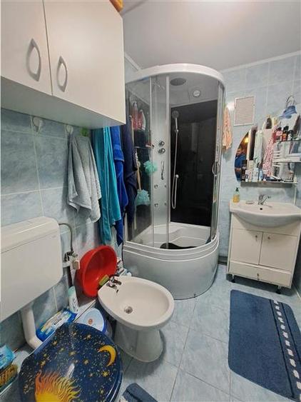Apartament cu 3 camere decomandat, mobilat în Soarelui