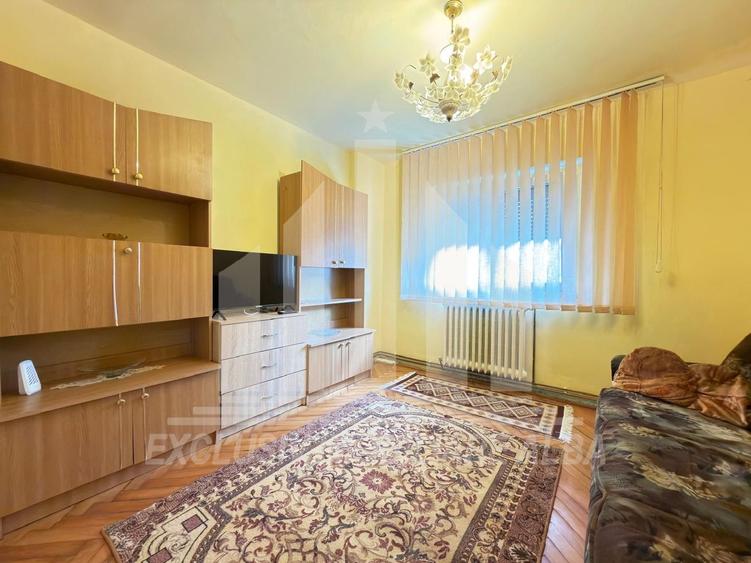 Apartament cu 3 camere decomandat, mobilat în Cetate