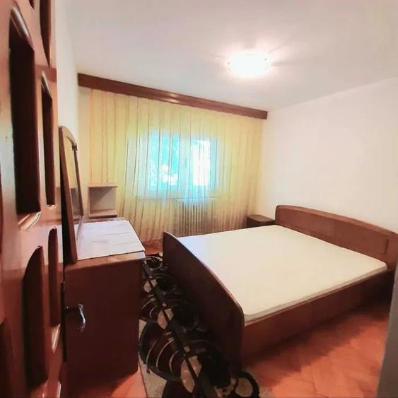 Apartament cu 3 camere decomandat, mobilat în Păcurari