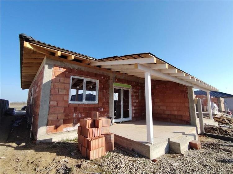 Duplex cu 3 camere cu Canalizare în Moșnița Nouă